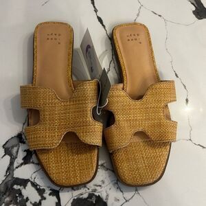 Women's Tan Slide Sandals 6.5 NWT